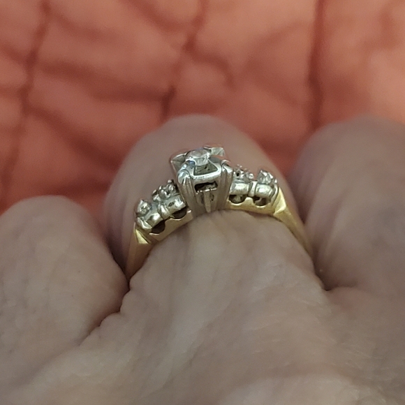 Vintage 14k yg/wg diamond engagement ring - Picture 3 of 6